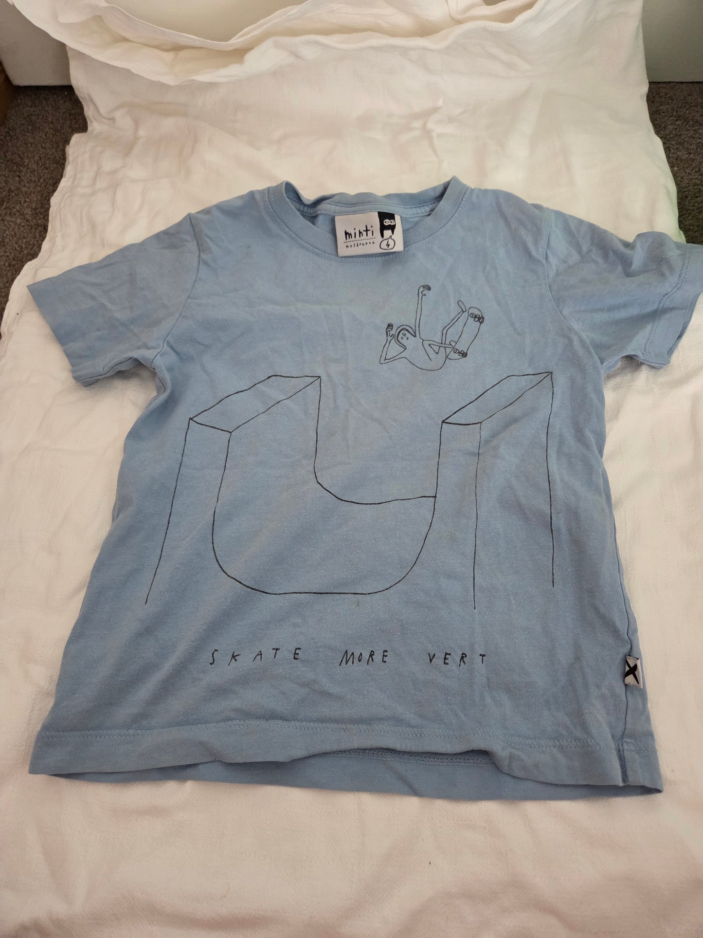 Minti T shirt size 4