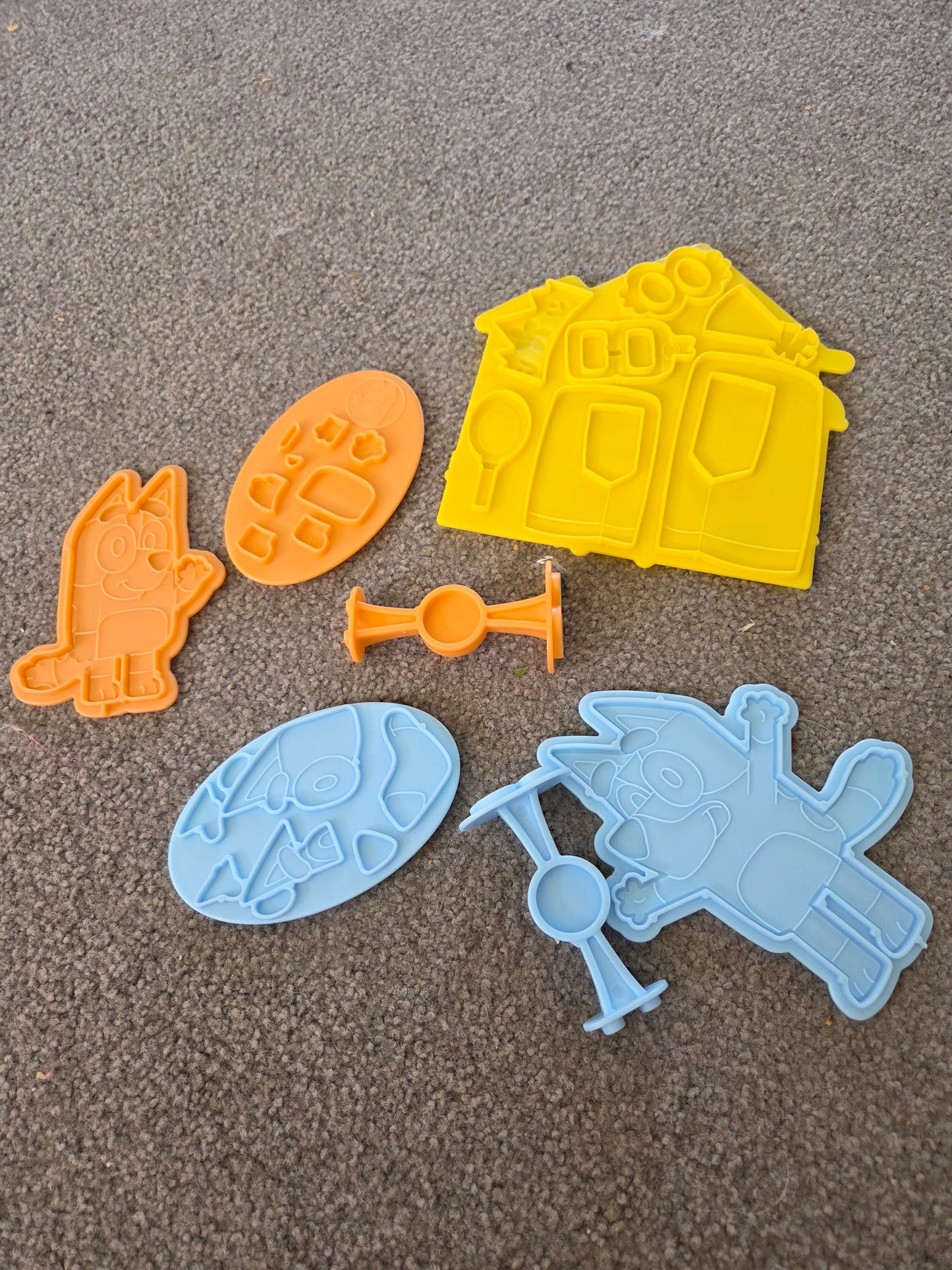 Bluey playdough stencils