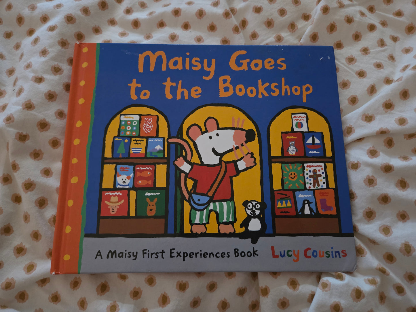 Maisy goes to the bookshop