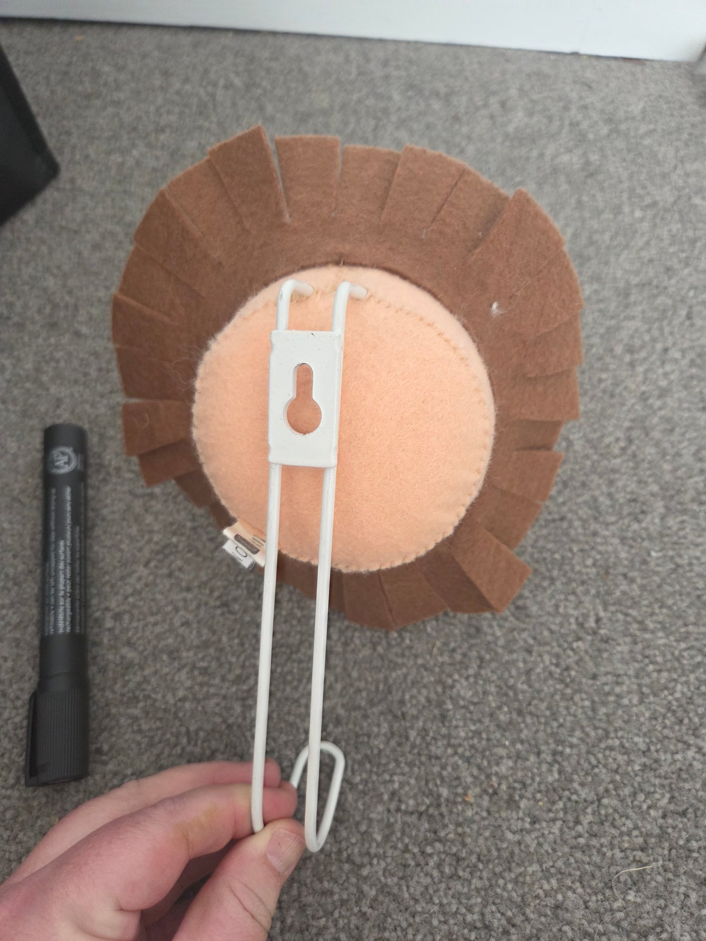 Felt plush lion head wall hook