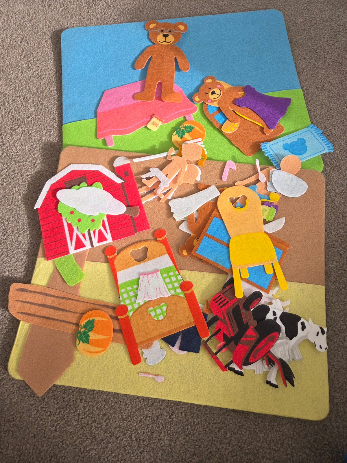 2x felt boards and pieces