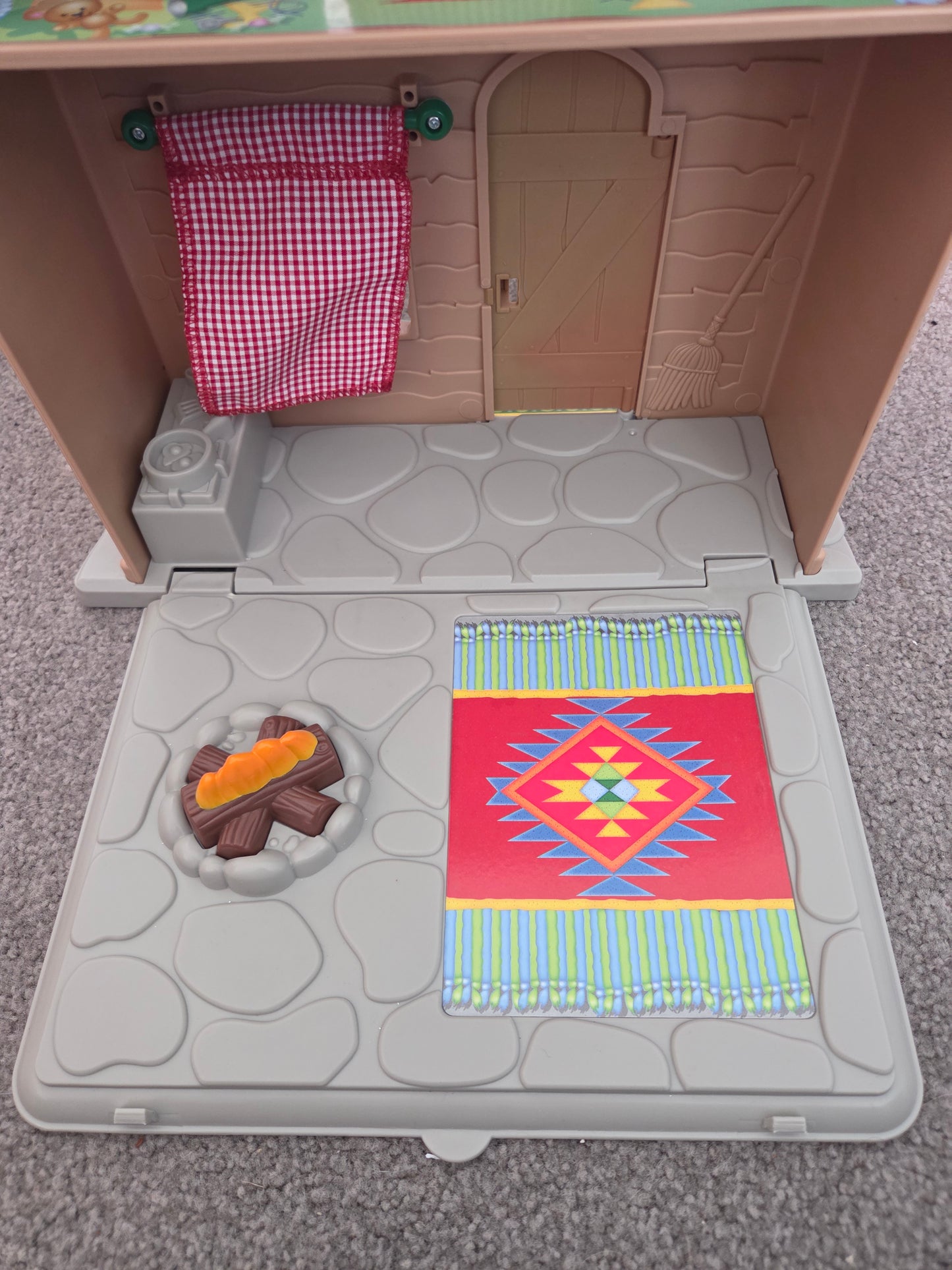 Fisher price loving families log cabin with accessories