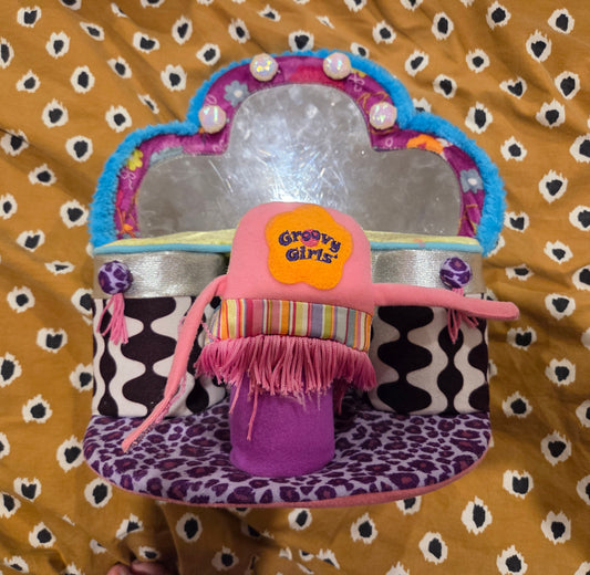 Vintage groovy girls vanity