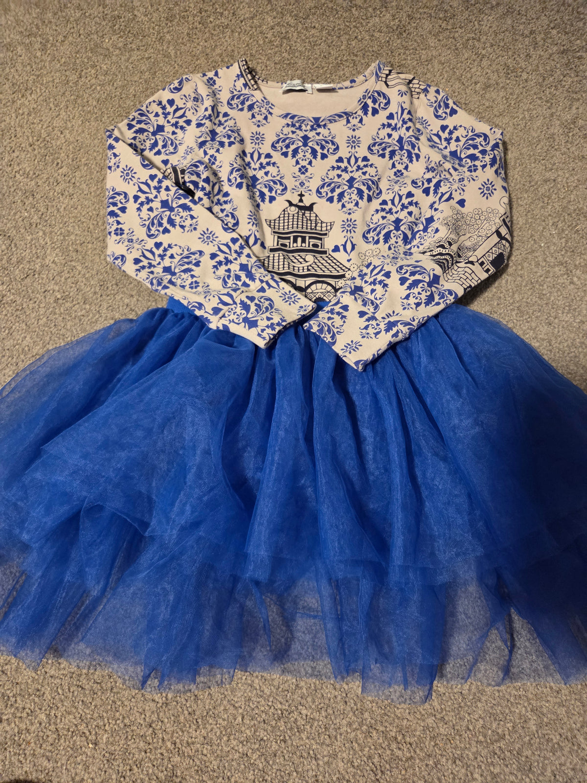 Kissed by radicool dress size 5