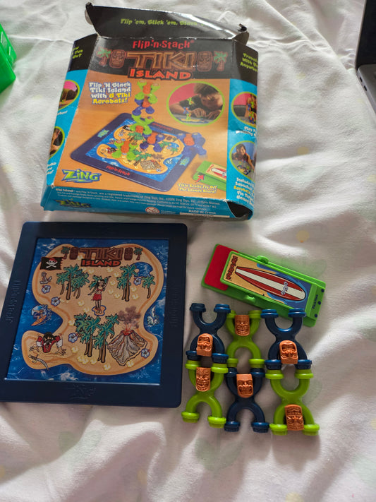 Flip and stack tiki island