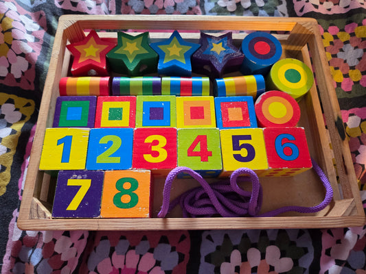 Melissa and doug lacing beads