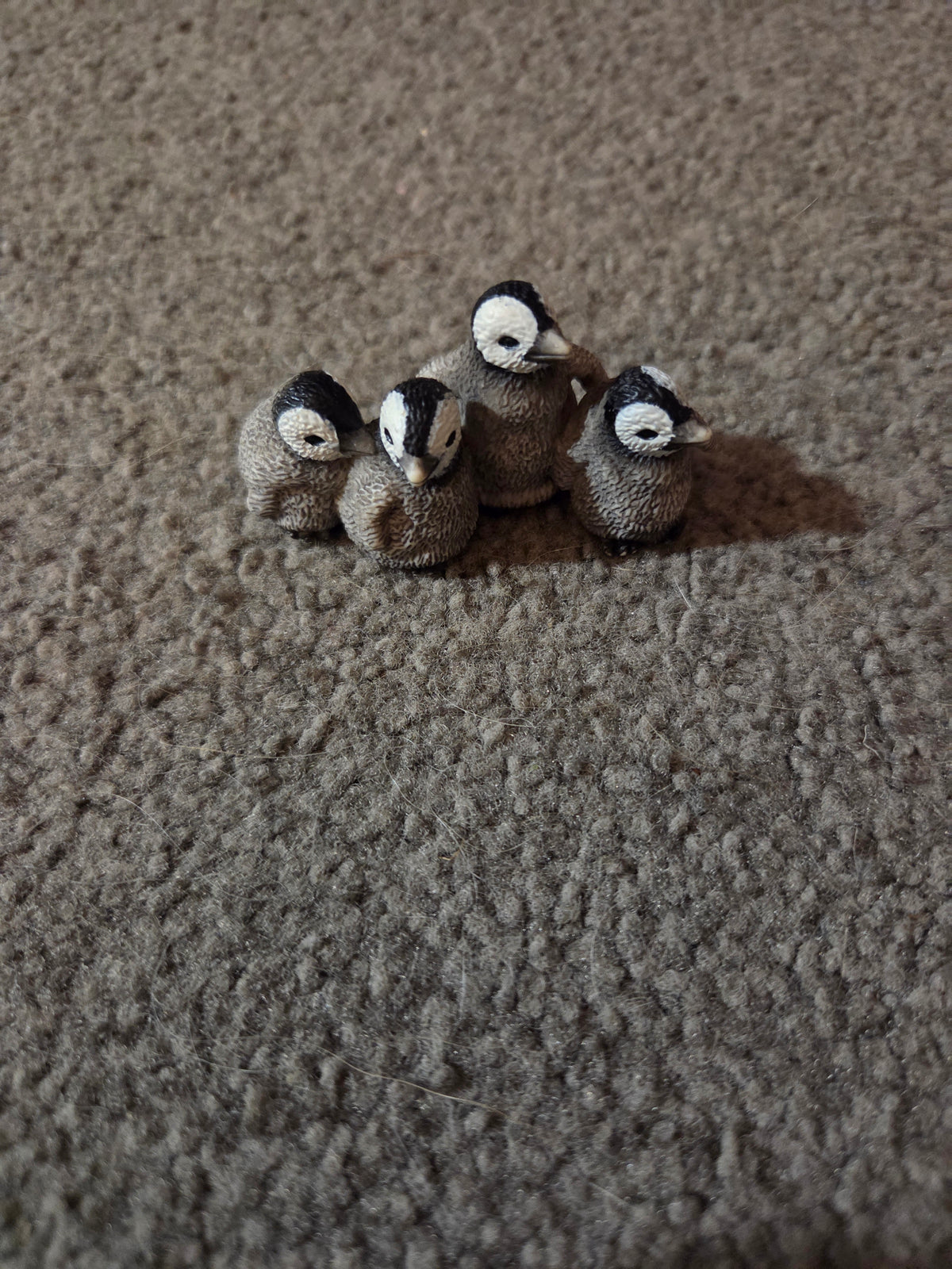 Schleich huddle of baby emperor penguins retired