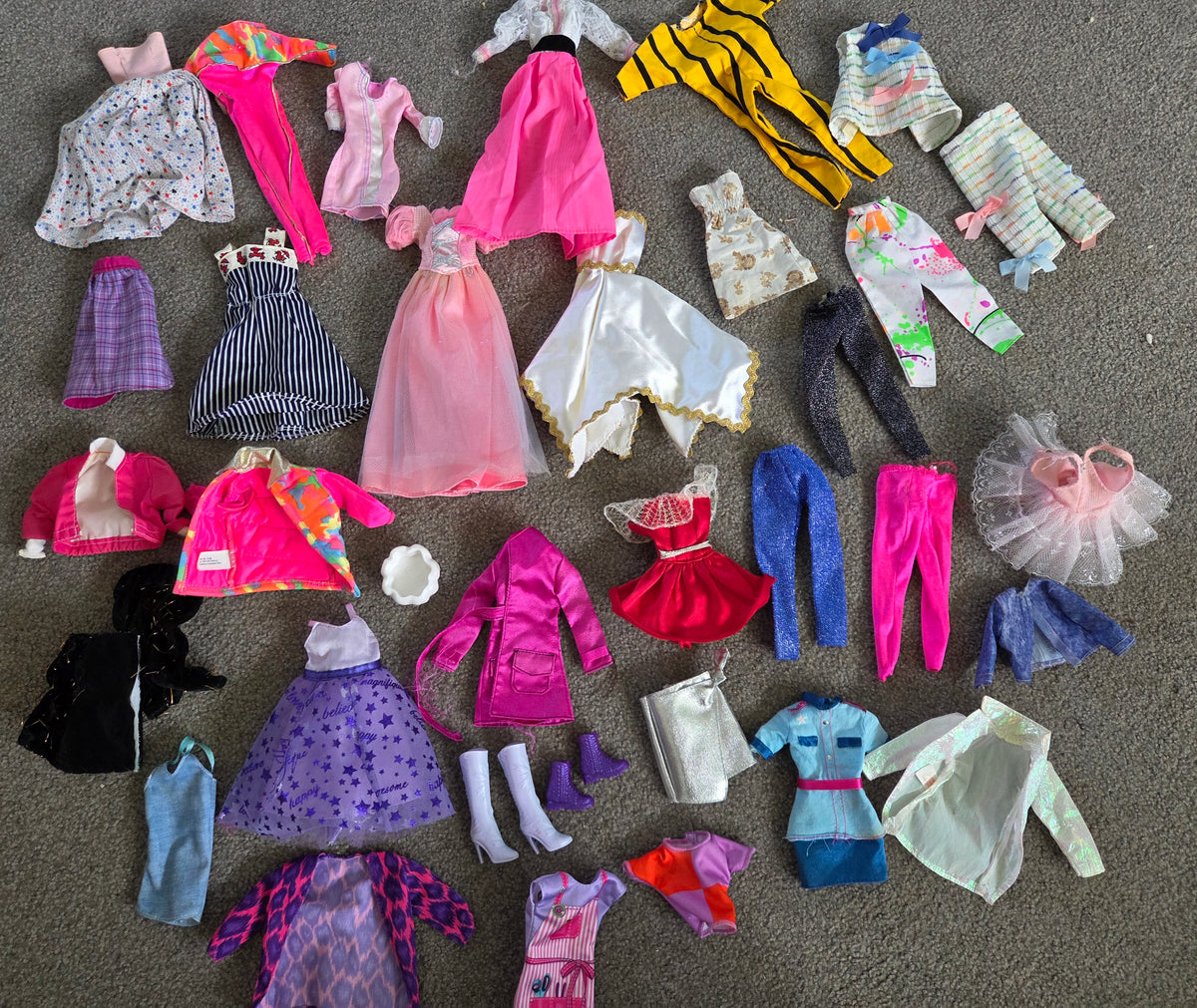 Bundle of barbie clothes
