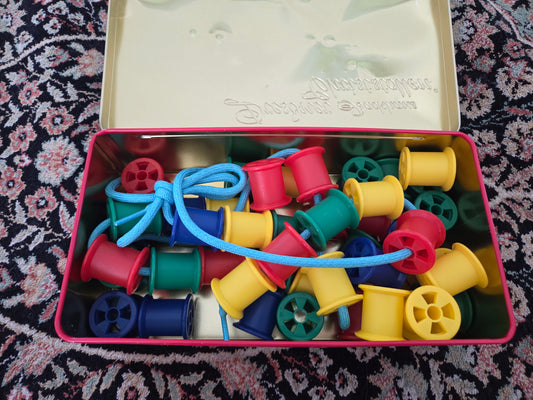 Set of cotton reels