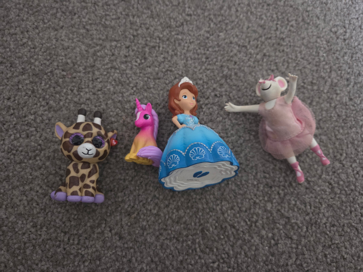 Figurines