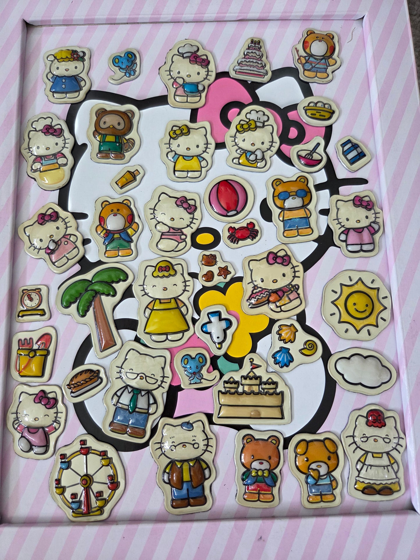 Hello Kitty magnet book