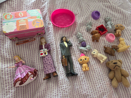 Bundle of miniature toys for smallworld play