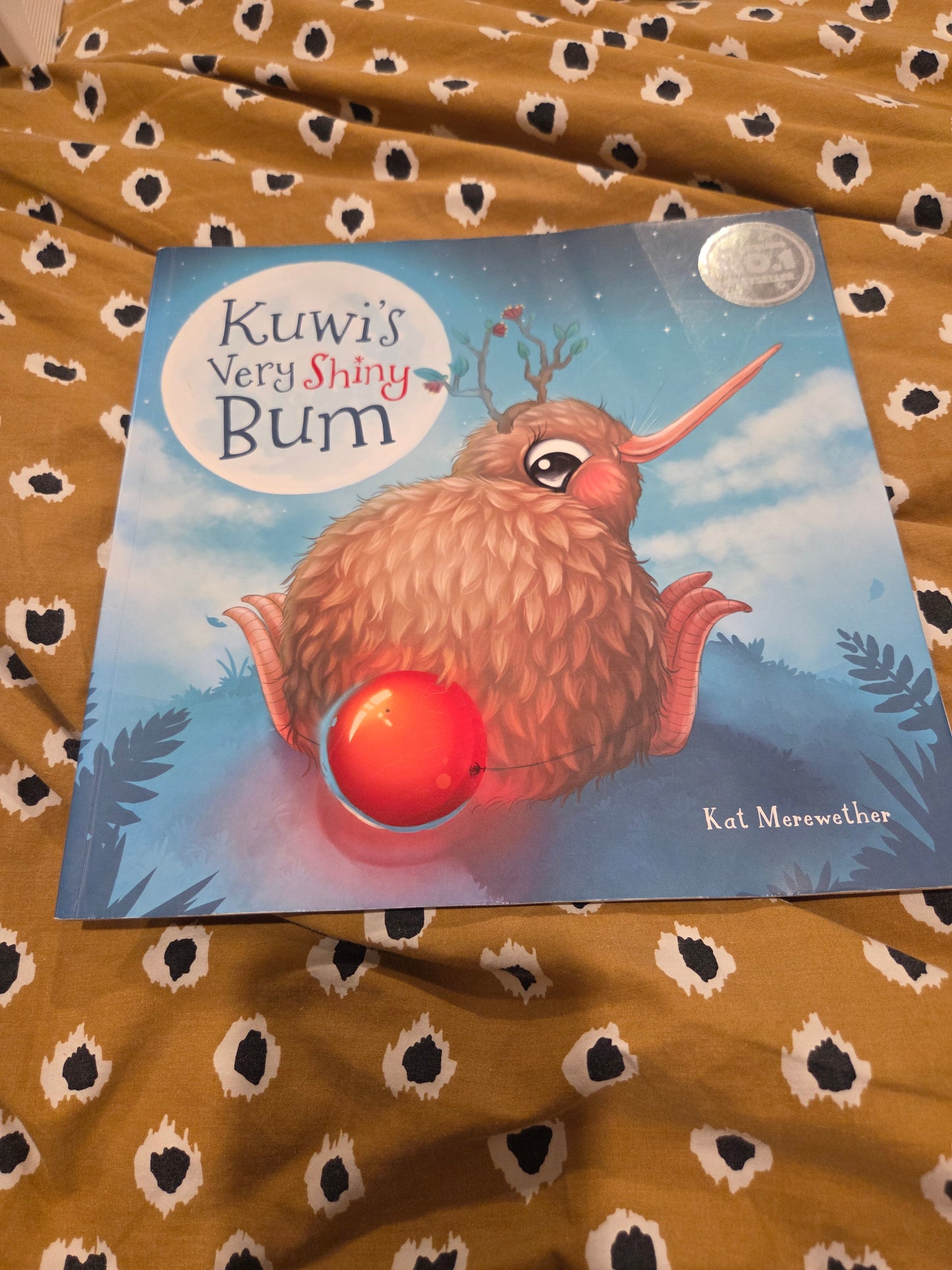Kuwi's very shiny bum