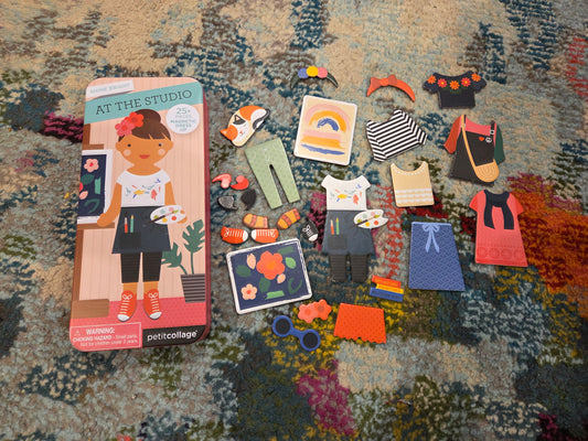 Magnetic dress up set