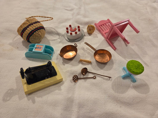 Miniature dollshouse items