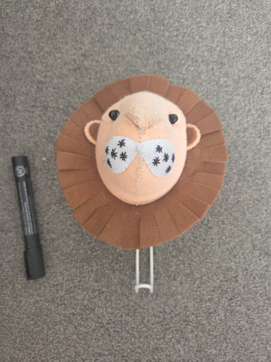 Felt plush lion head wall hook