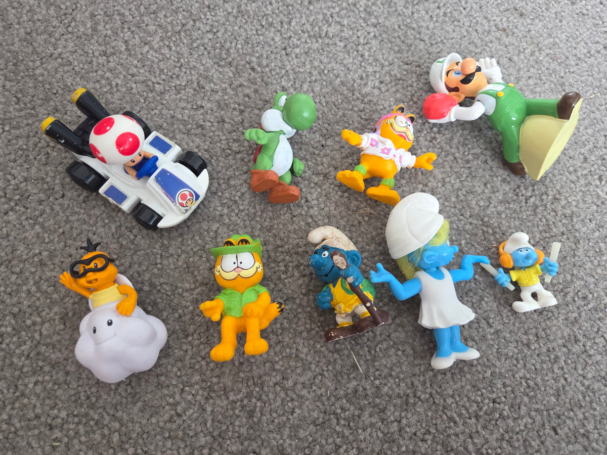 Vintage mixed figures