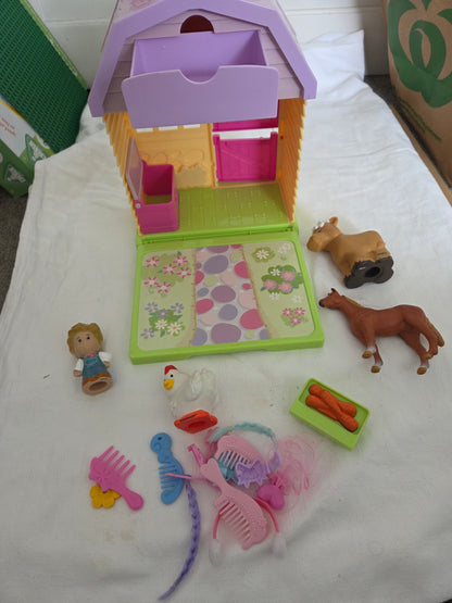 ELC stable and accessories